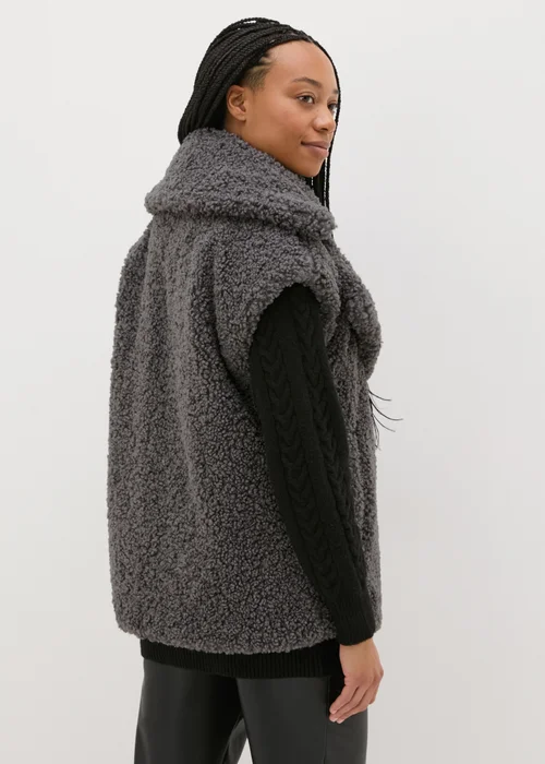 Grey Oversized Borg Gilet - 8 Image 2
