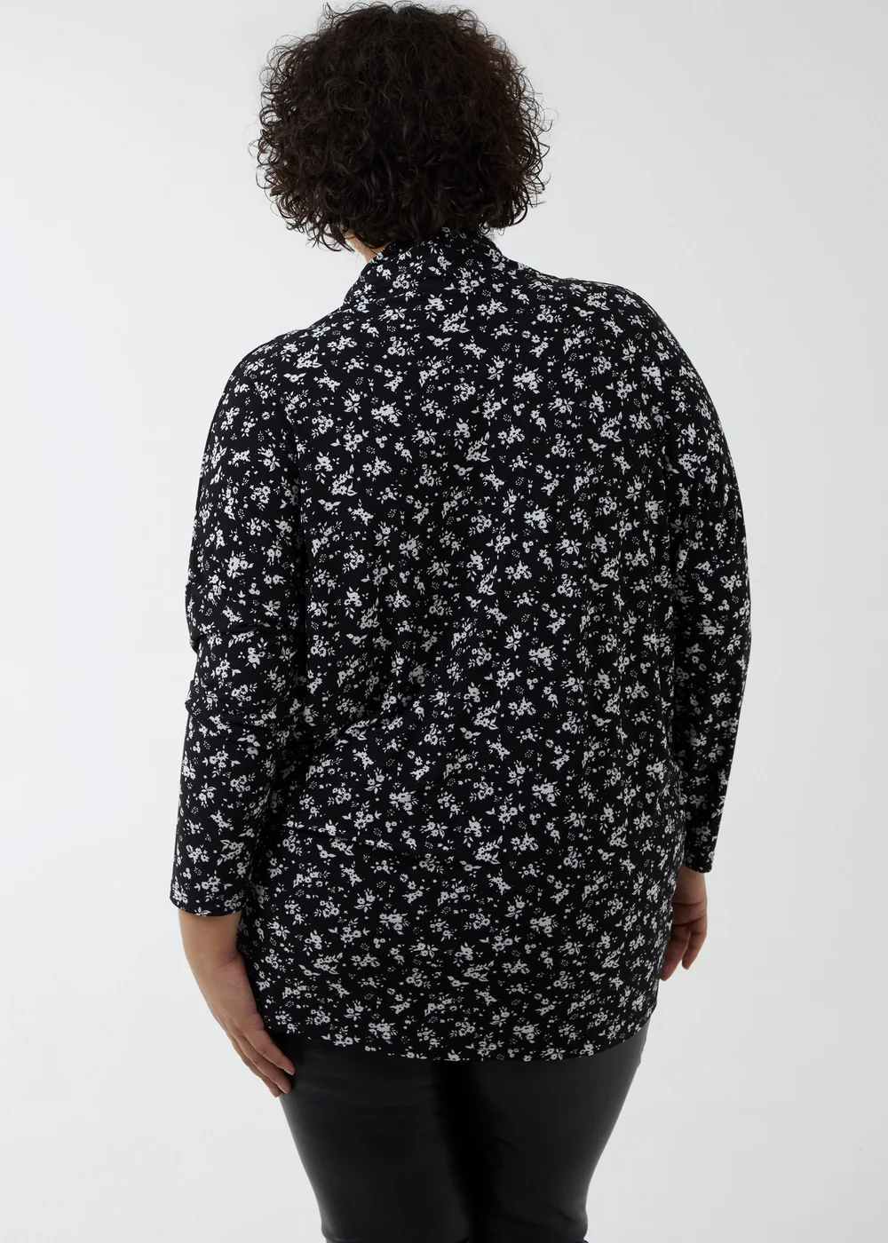 Blue Vanilla Black Curve Draped Dip Hem Top - 22-24 Image 2