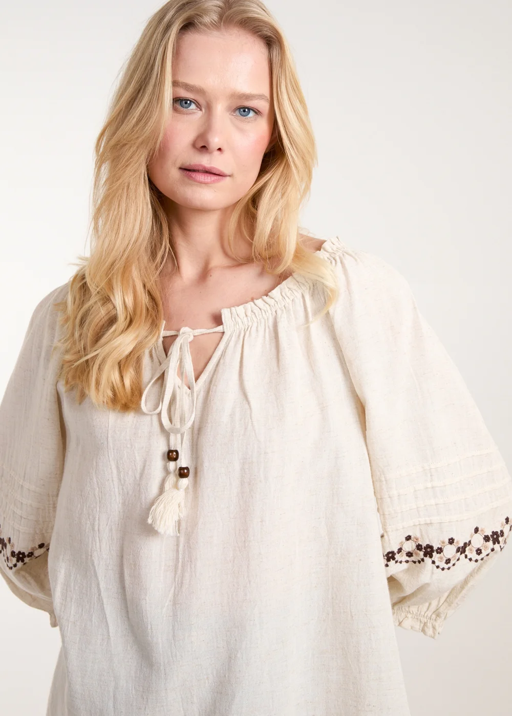 Blue Vanilla Stone Embroidered Pleat Sleeve Top - Small Image 3