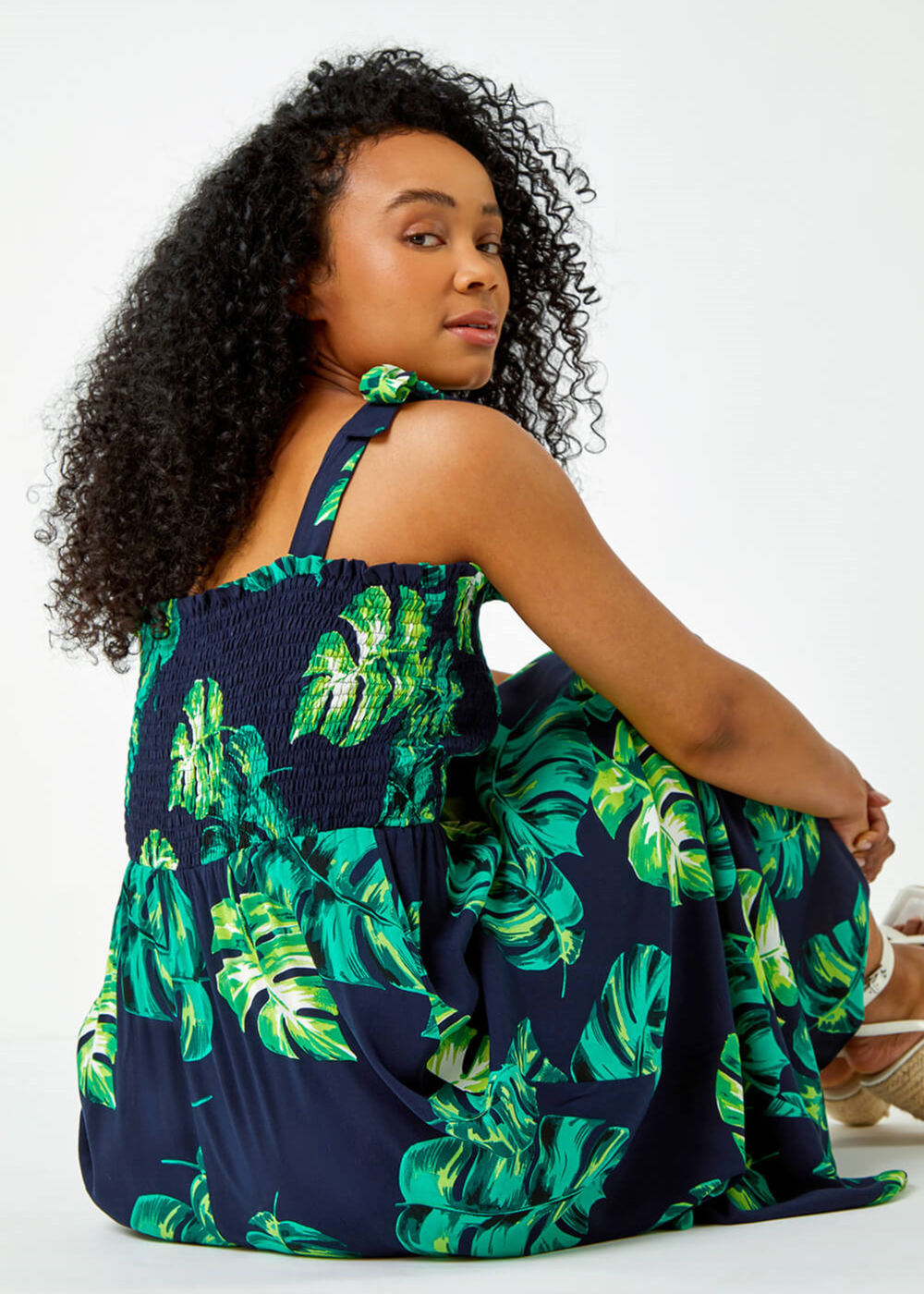 Roman Navy Petite Tropical Print Shirred Maxi Dress - 6 Image 4