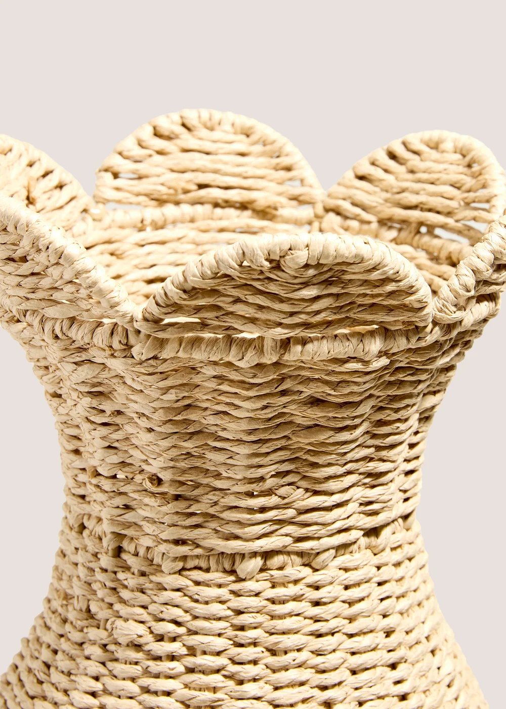 Scallop Edge Woven Vase Image 2