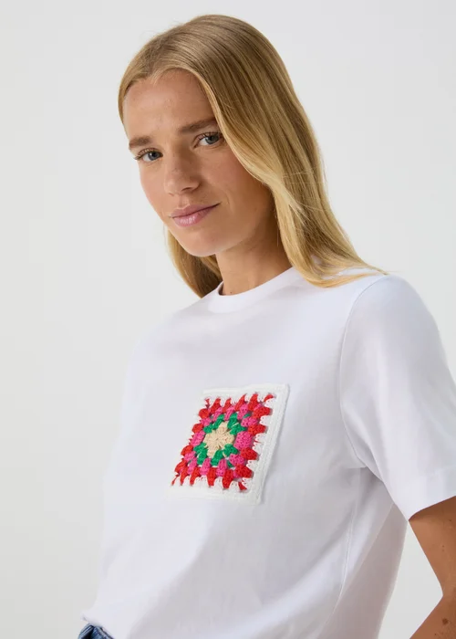 White Crochet Pocket T-Shirt - 8 Image 3