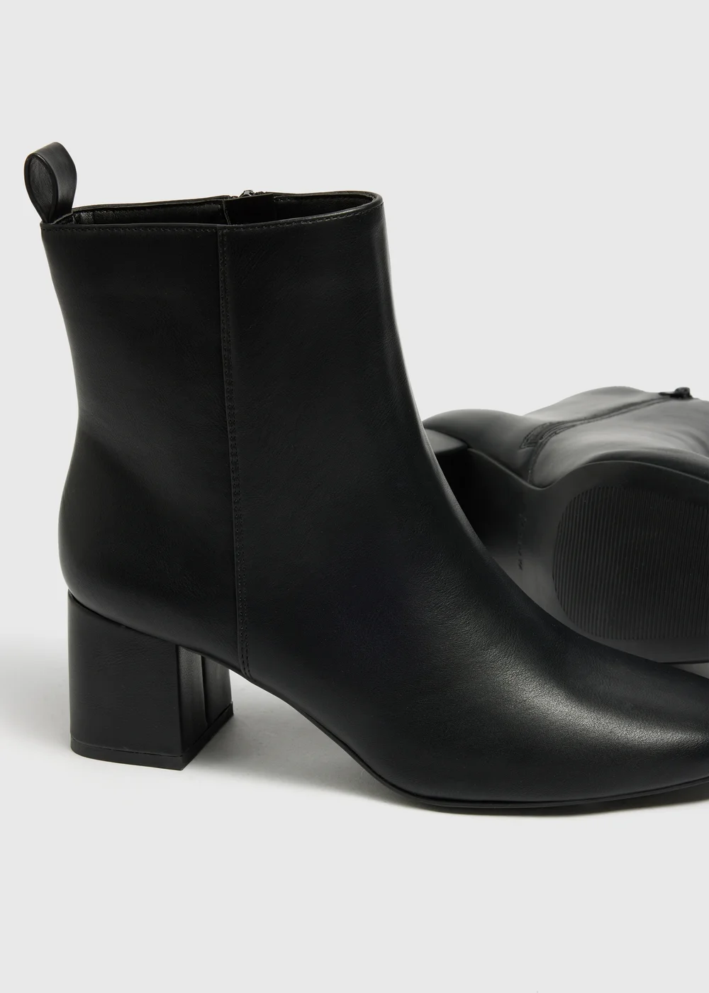 Black Square Toe Block Heel Boots - Size 3 Image 2