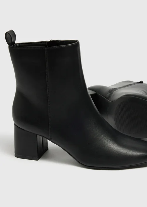 Black Square Toe Block Heel Boots - Size 3 Image 2