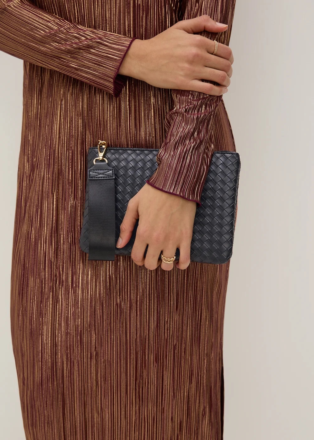 Black Weave Detail Wristlet Clutch - One Size Image 3