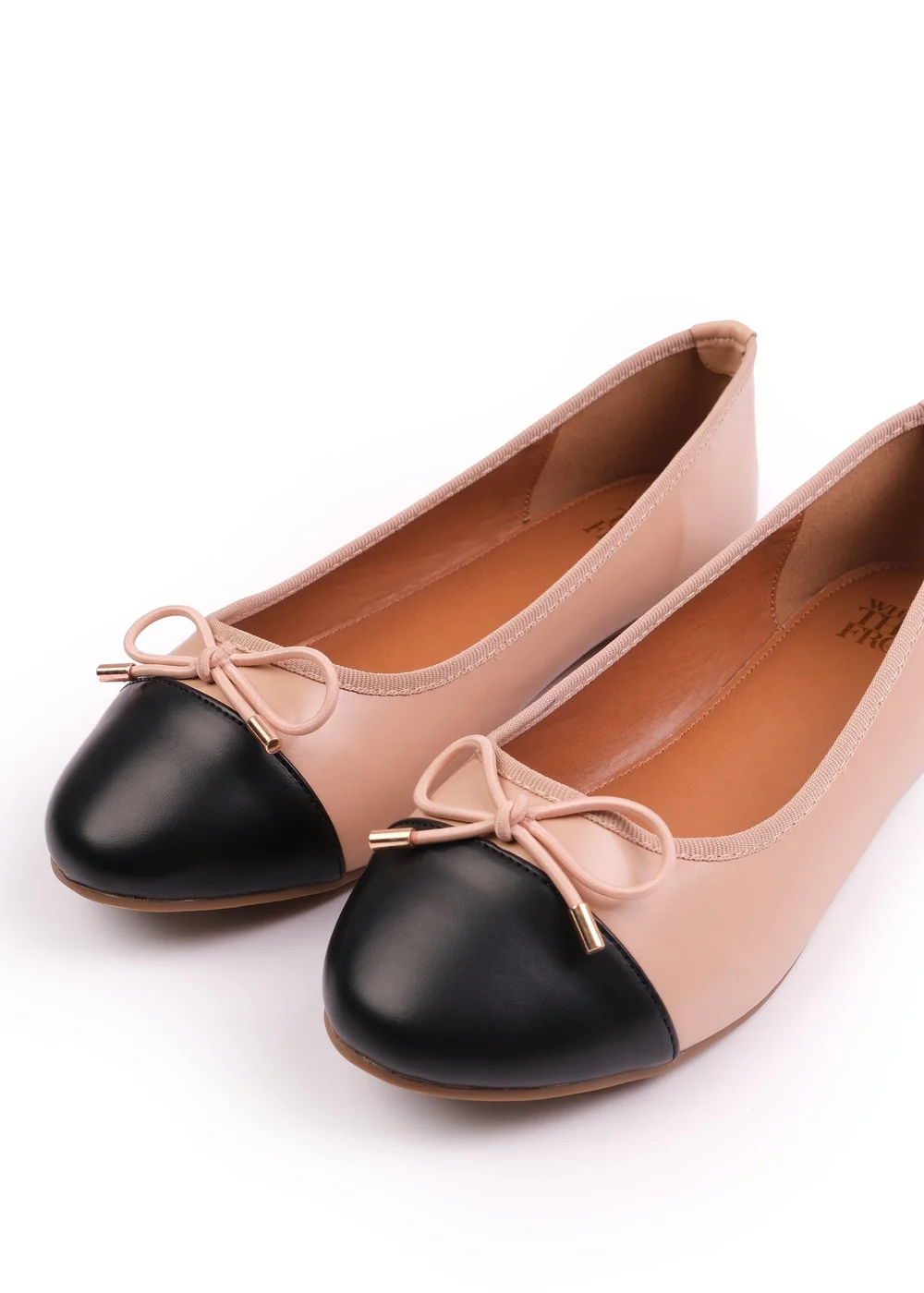 Where's That From Cream Janice Extra Wide PU Ballerina Flats - Size 4 Image 3
