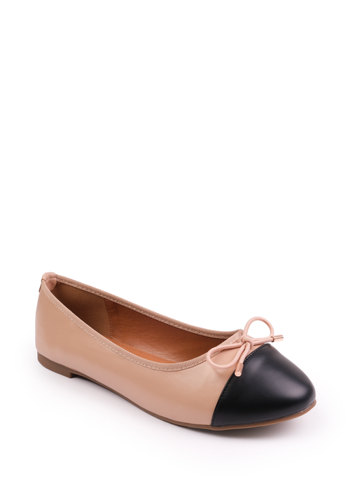 Where's That From Cream Janice Extra Wide PU Ballerina Flats - Size 4 Image 1