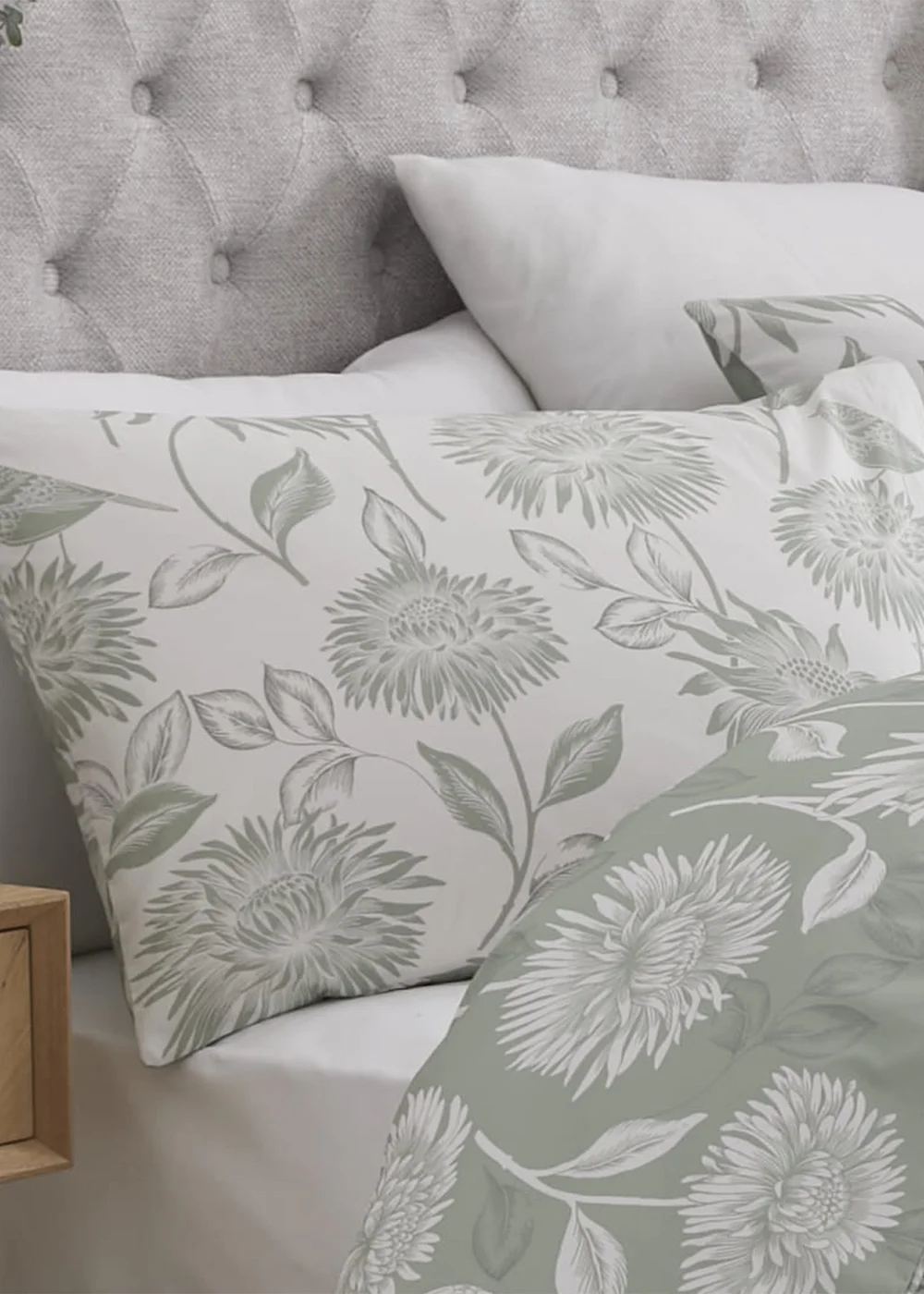 Dreams & Drapes Design Chrysanthemum Green Duvet Cover Set - Single Image 5