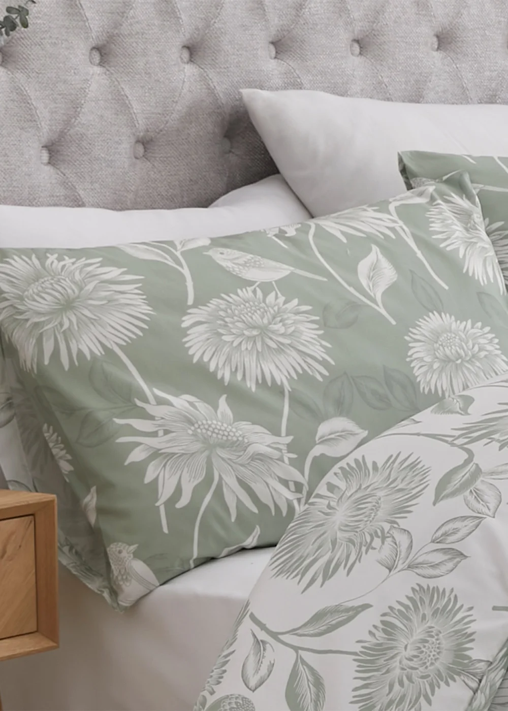 Dreams & Drapes Design Chrysanthemum Green Duvet Cover Set - Single Image 2