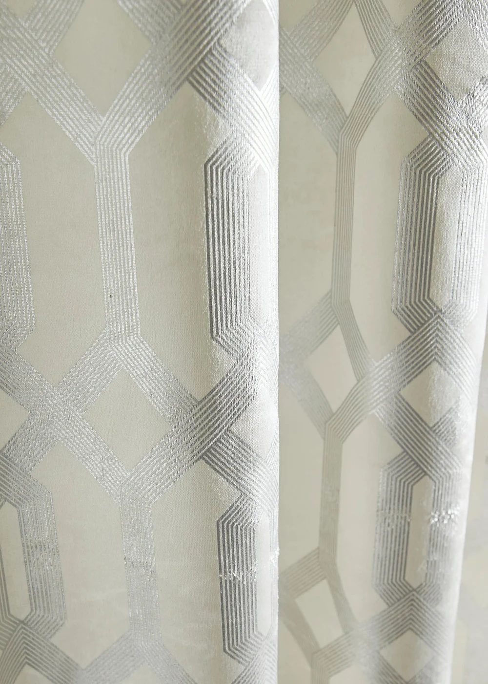 Curtina Darla Velvet Ivory Eyelet Curtains - 46W X 54D (117x137cm) Image 4