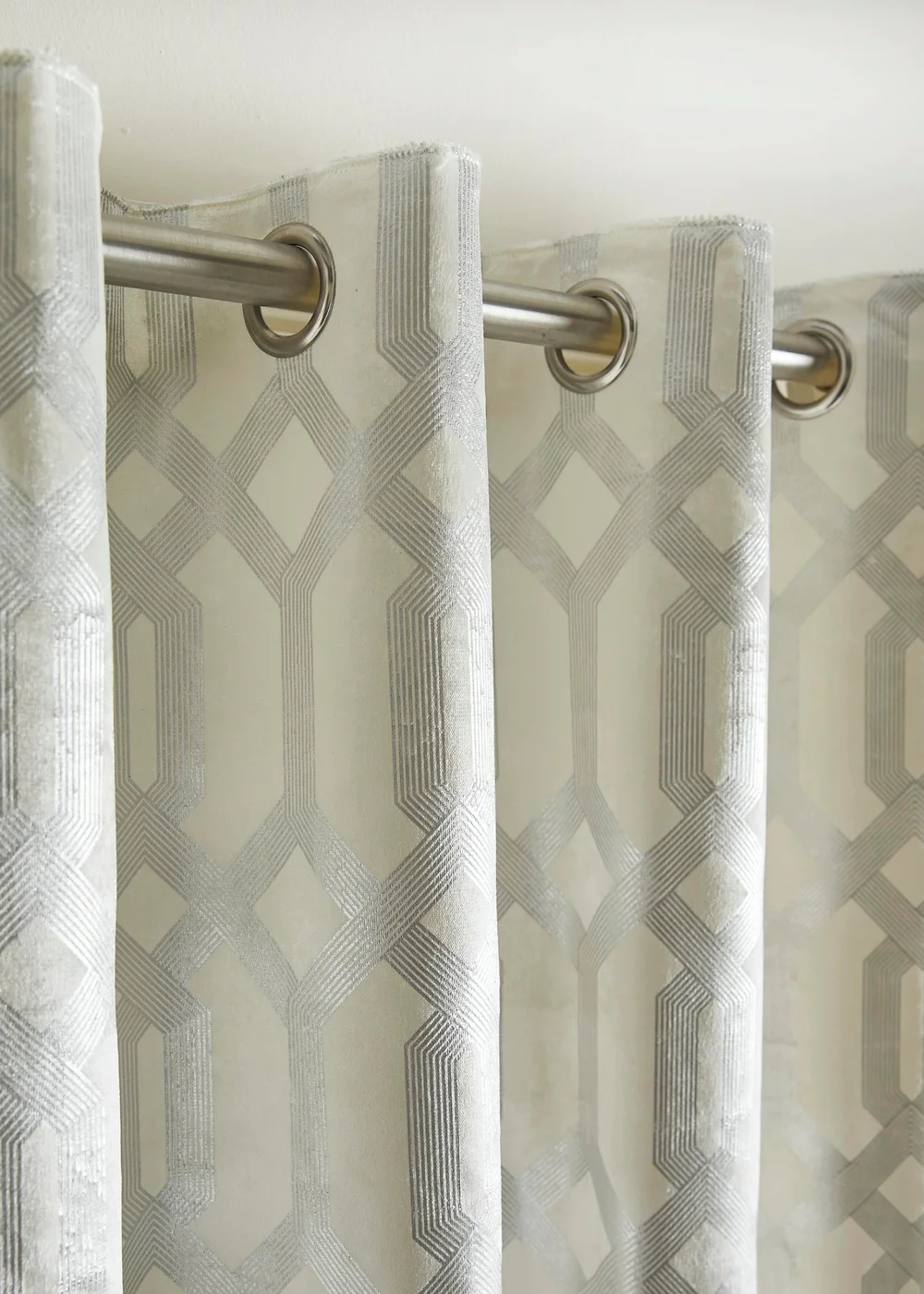 Curtina Darla Velvet Ivory Eyelet Curtains - 46W X 54D (117x137cm) Image 3