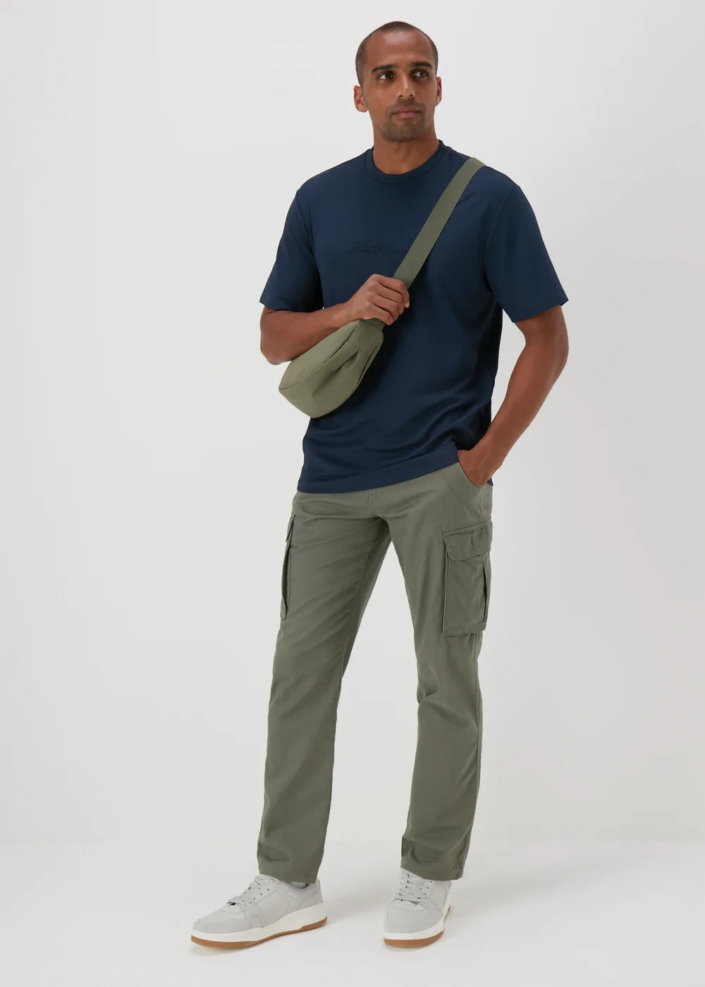 Navy Embroidered T-Shirt - S Image 4