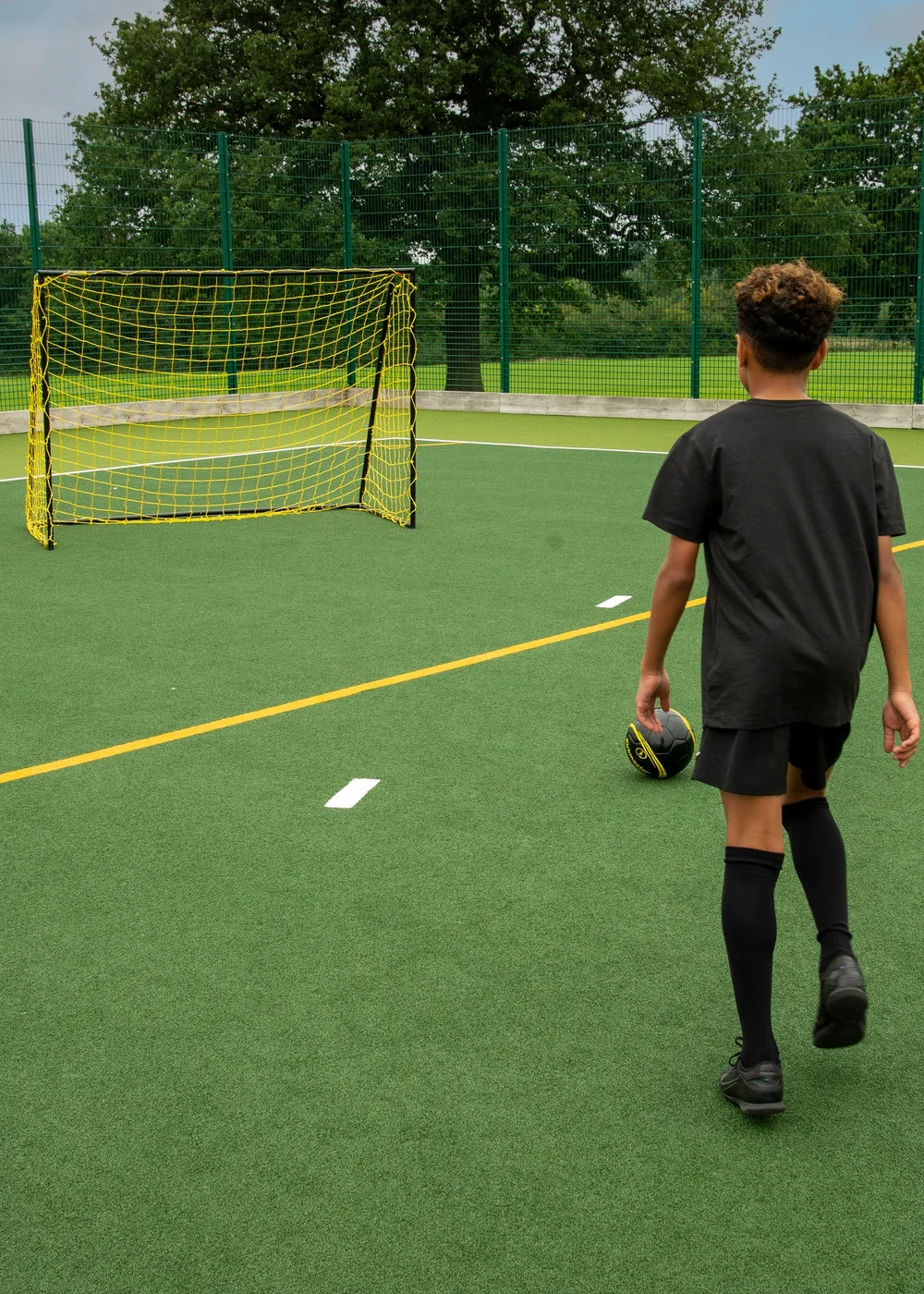 Kickmaster Yellow Heavy Duty Goal 6ft (H122cm x W180cm x L75cm) - 6ft Image 3