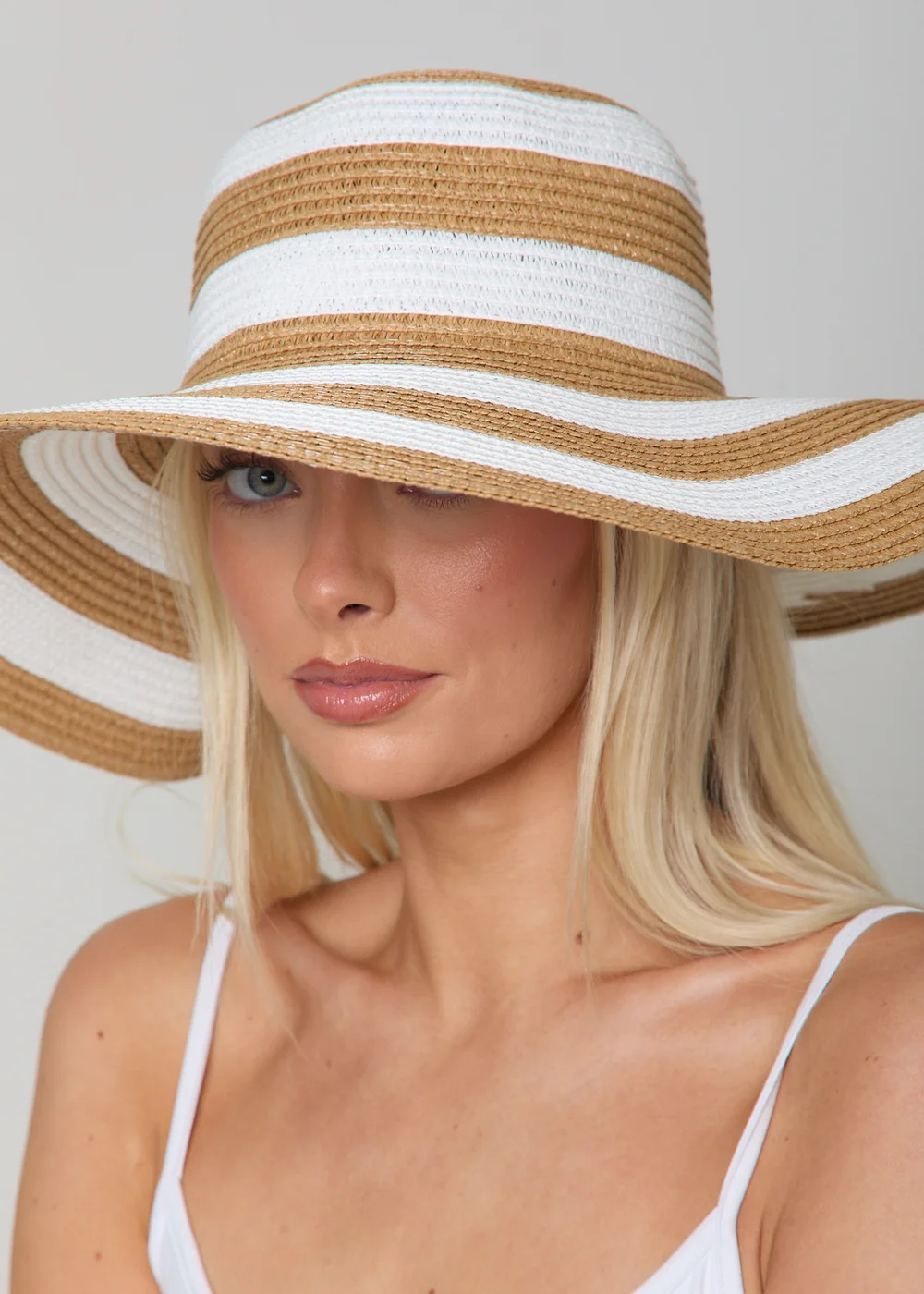 Madein Oversized Summer Hat - One Size Image 3