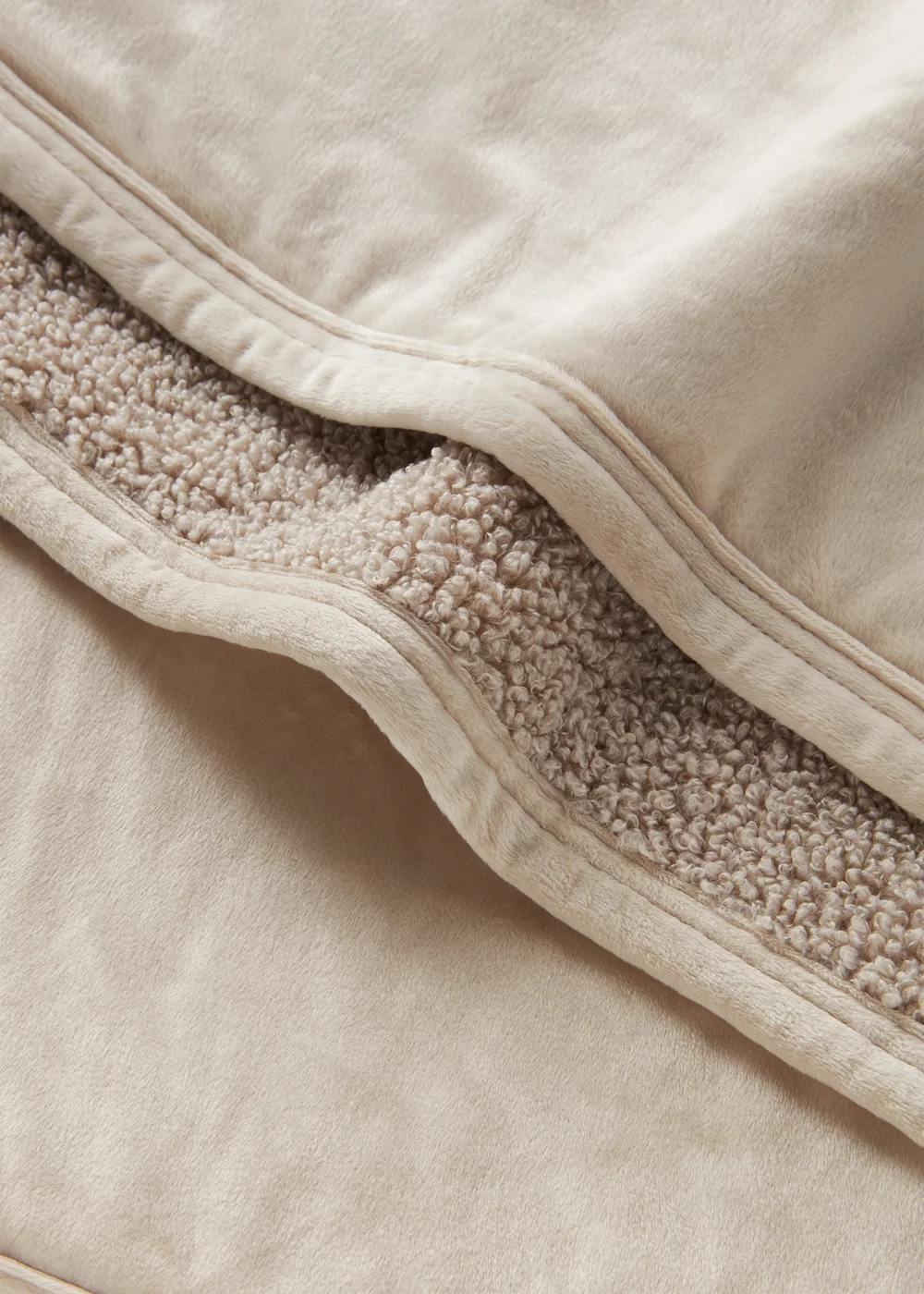 Beige Boucle Bedspread (200cm x 220cm) Image 2