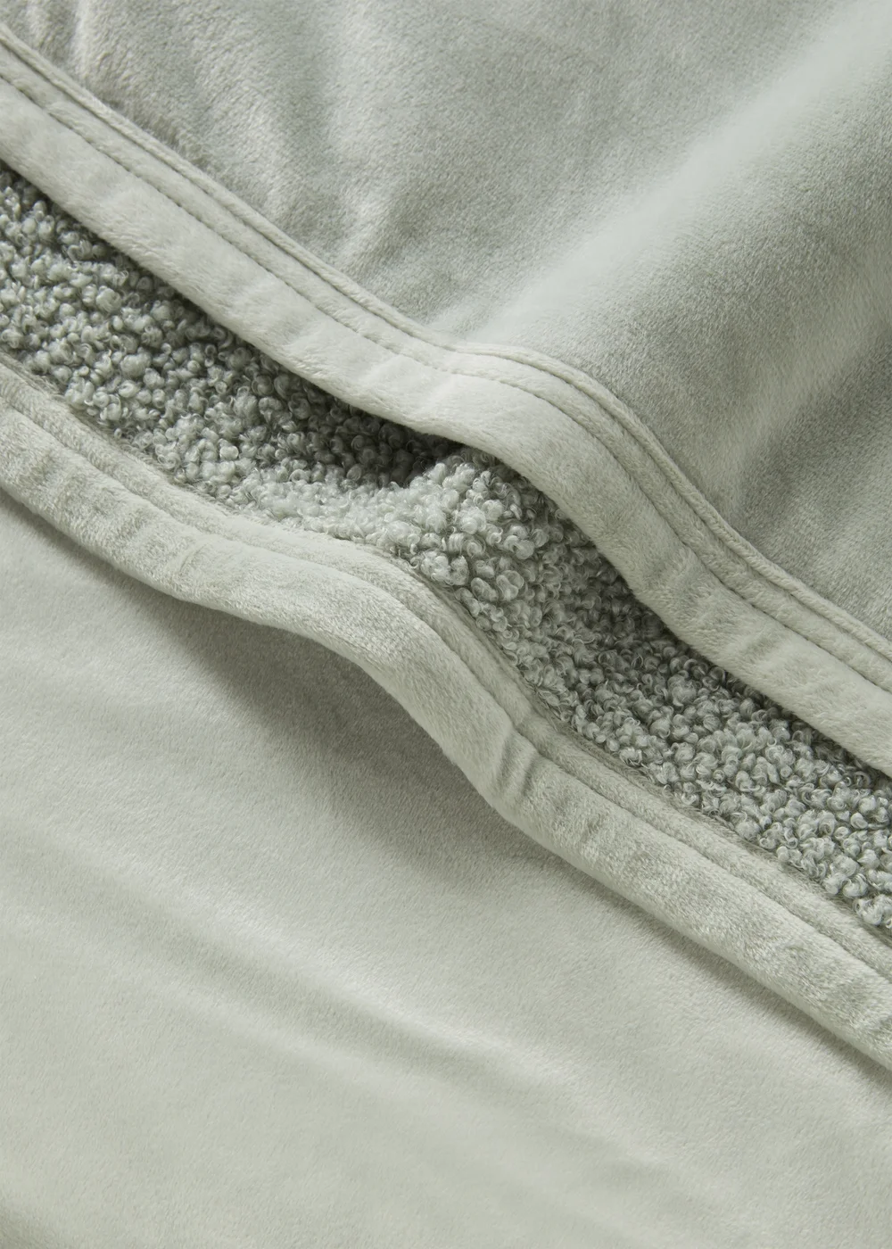 Green Boucle Bedspread (200cm x 220cm) Image 2