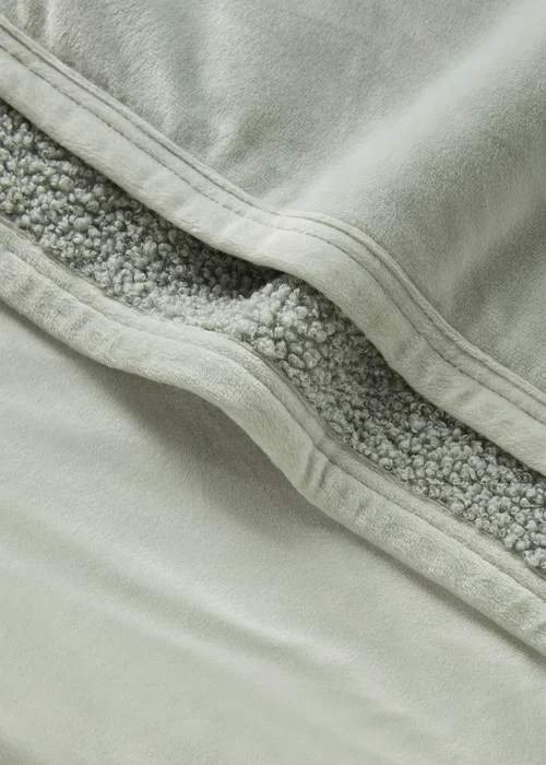 Green Boucle Bedspread (200cm x 220cm) Image 2