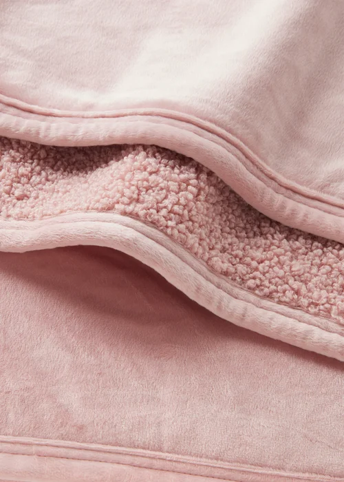 Pink Boucle Bedspread (200cm x 220cm) Image 2