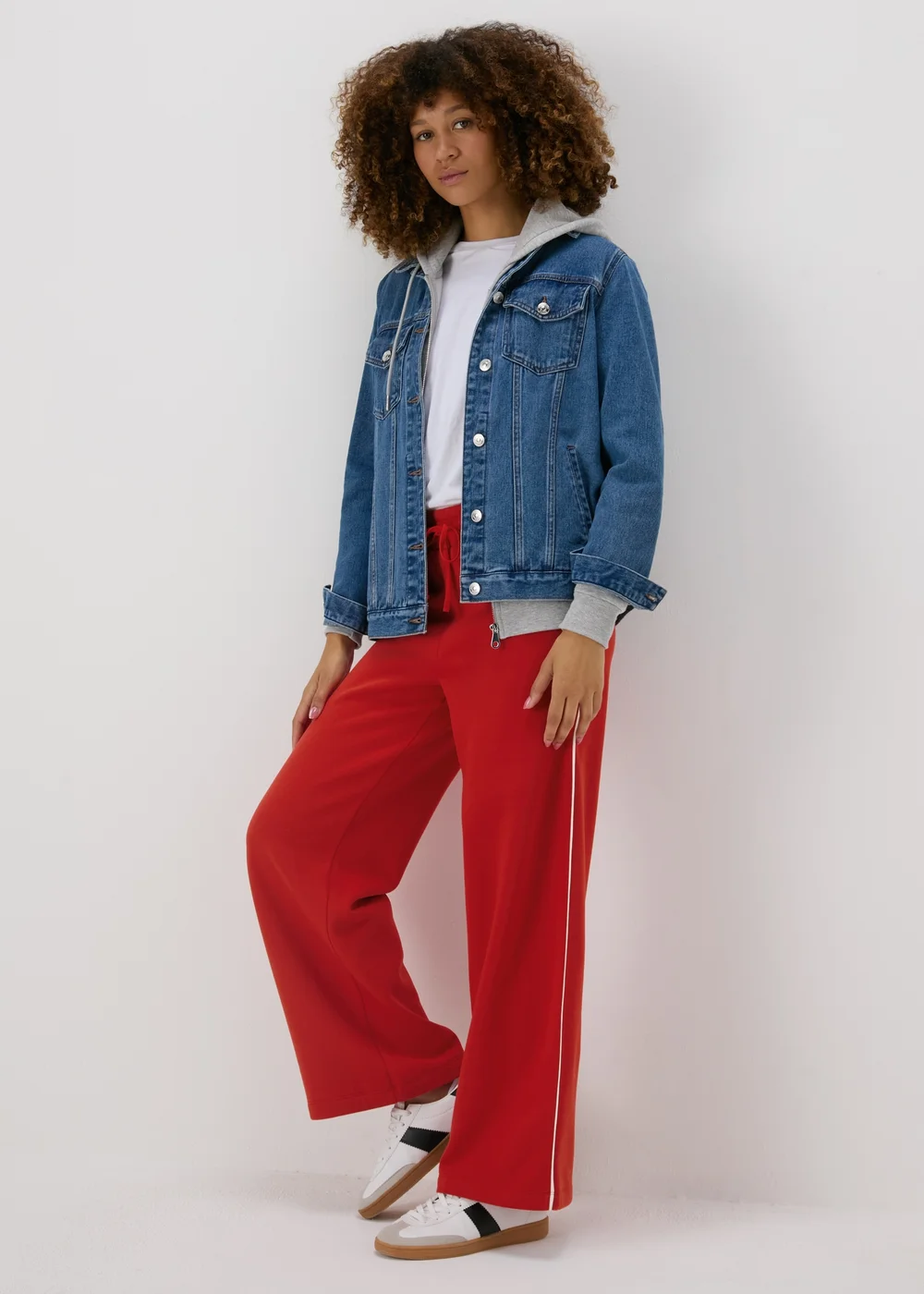 Red Side Stripe Joggers - S Image 4