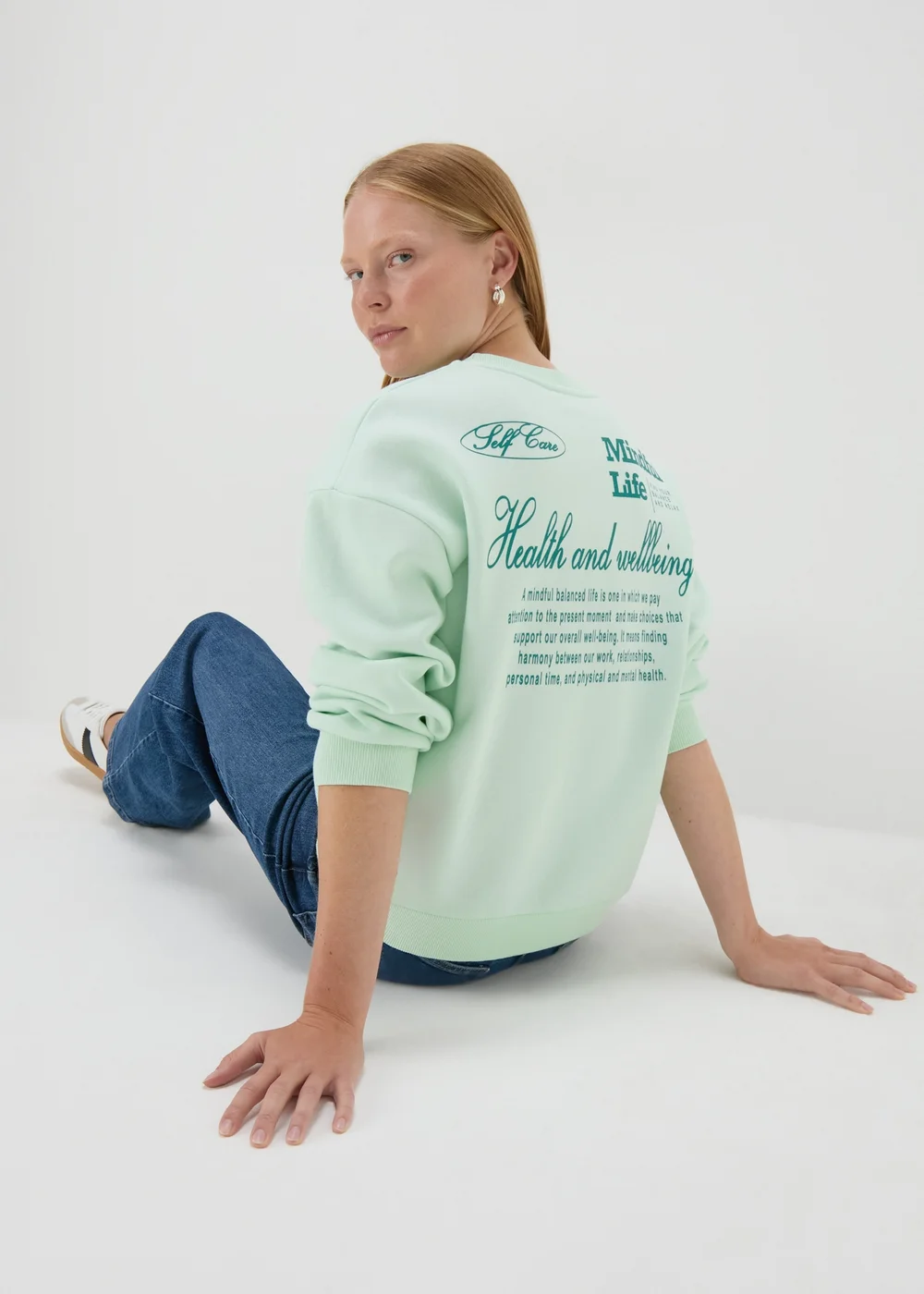 Green Vintage Graphic Sweatshirt - S Image 1