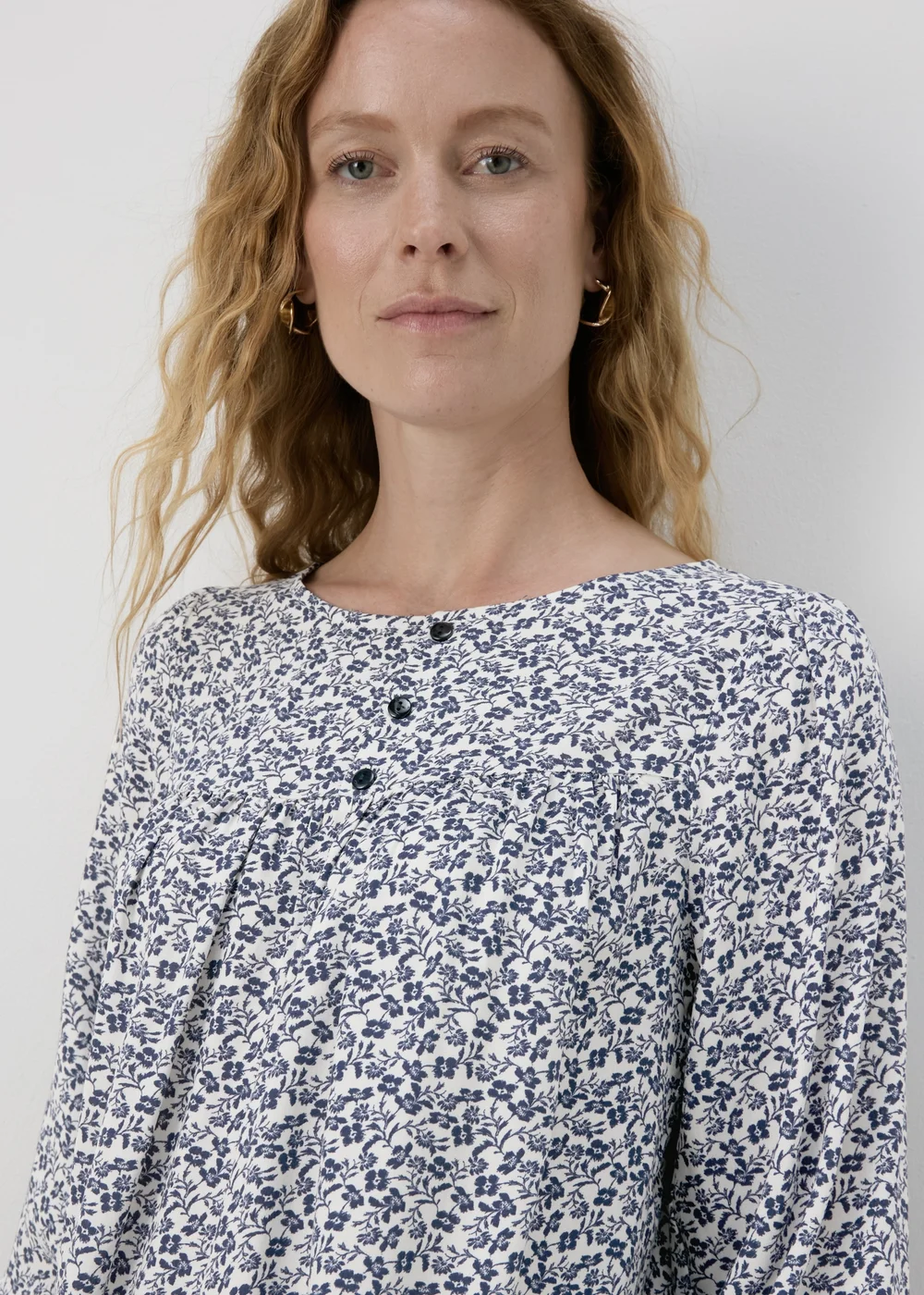 Cream Floral Button Detail Blouse - Size 8 Image 3