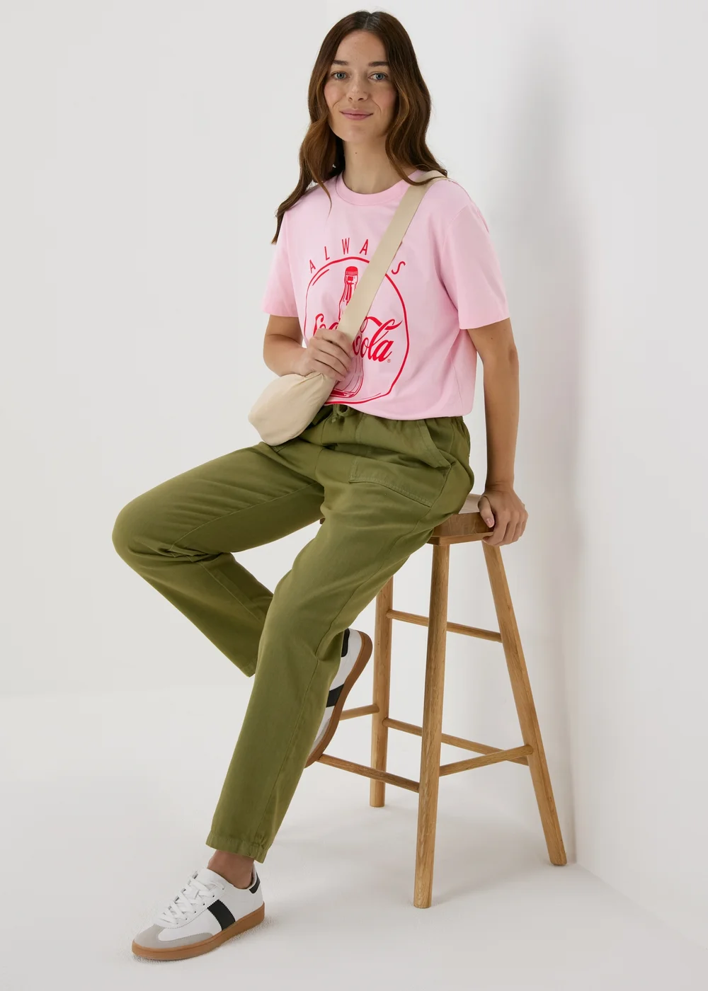 Pink Coca Cola T-Shirt - Size 8 Image 4