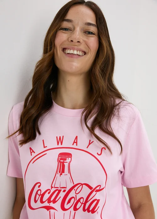 Pink Coca Cola T-Shirt - Size 8 Image 1