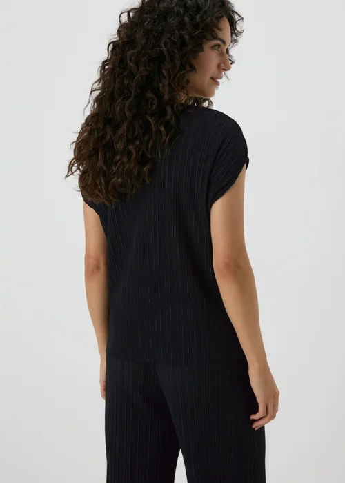 Black Plisse Button V-Neck T-Shirt - 8 Image 2