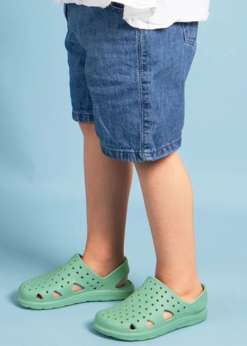 Totes Solbounce Mint Childrens Clogs (Younger 5- Older 3) - 2-3 Image 2