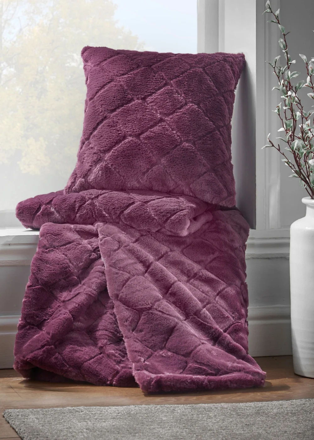 Catherine Lansfield Cosy Diamond Soft Blanket Throw (130x170cm) - One Size Image 2