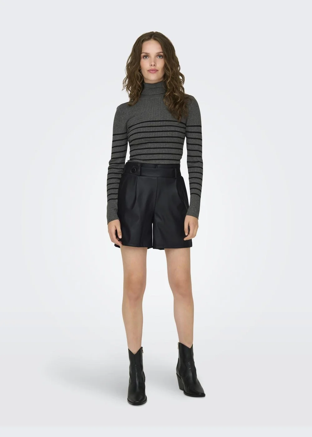 JDY Black Leather Look Shorts - 8 Image 1