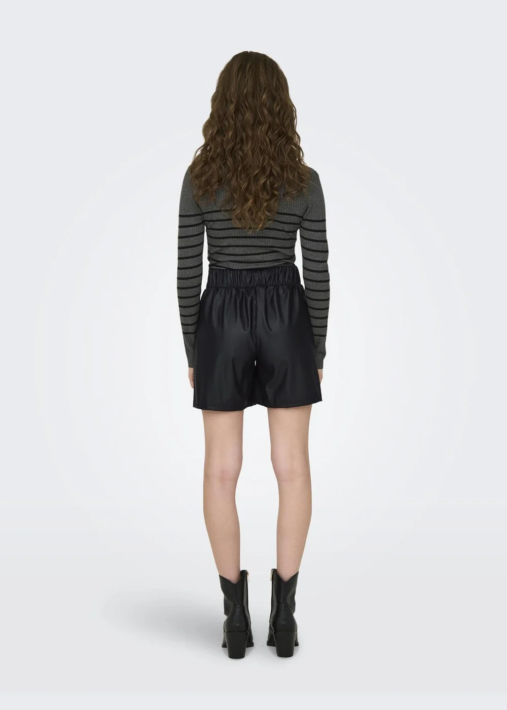 JDY Black Leather Look Shorts - 8 Image 2