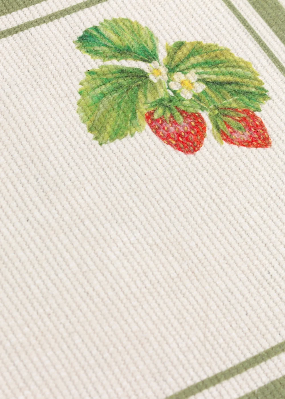furn. Strawberry Set Of 4 Table Placemats (46 x 36cm) - One Size Image 5