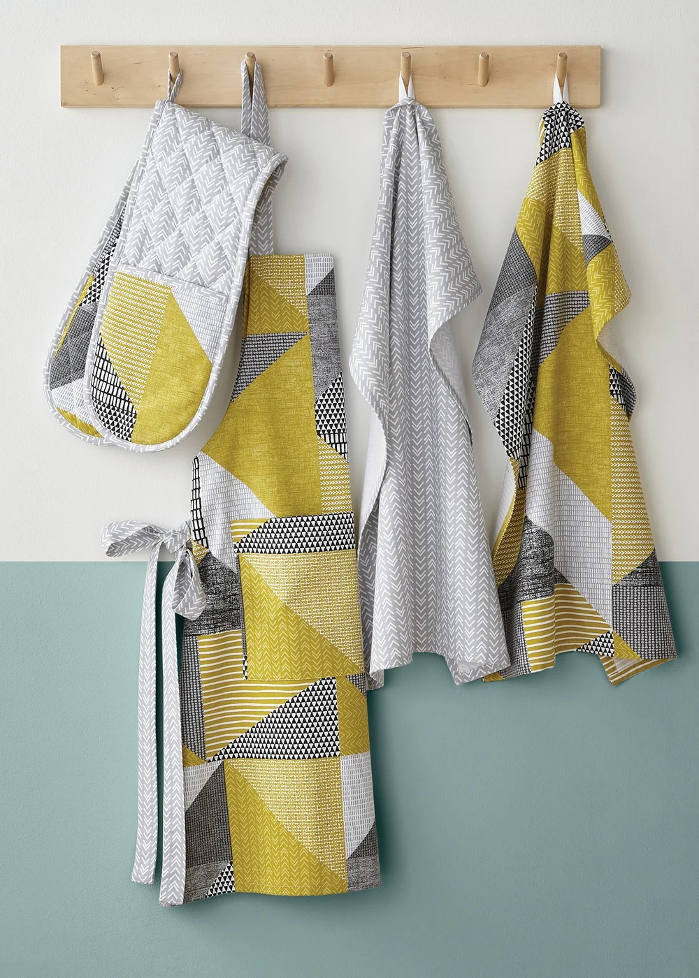 Catherine Lansfield Ochre Larsson Geo Cotton Kitchen Double Oven Glove - One Size Image 3