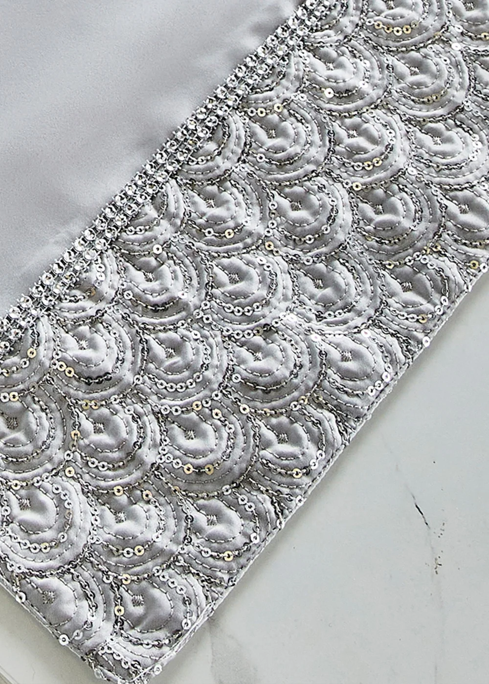 Catherine Lansfield Silver Deco Sequin Dining Place Mat 4 Pack (30x46 cm) - One Size Image 3