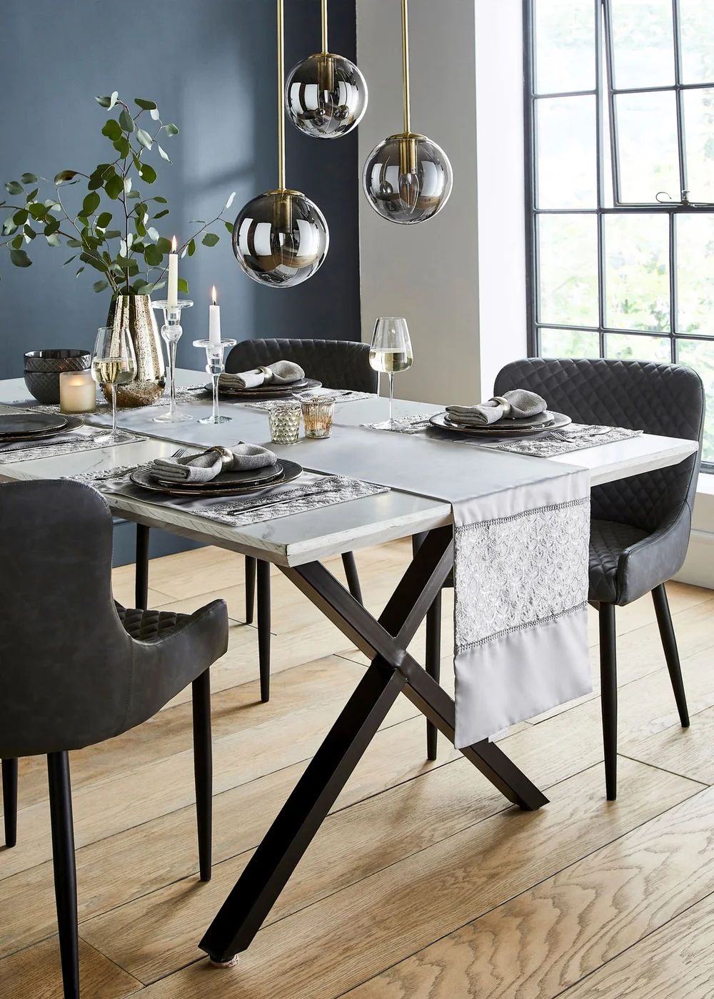 Catherine Lansfield Silver Deco Sequin Dining Place Mat 4 Pack (30x46 cm) - One Size Image 4