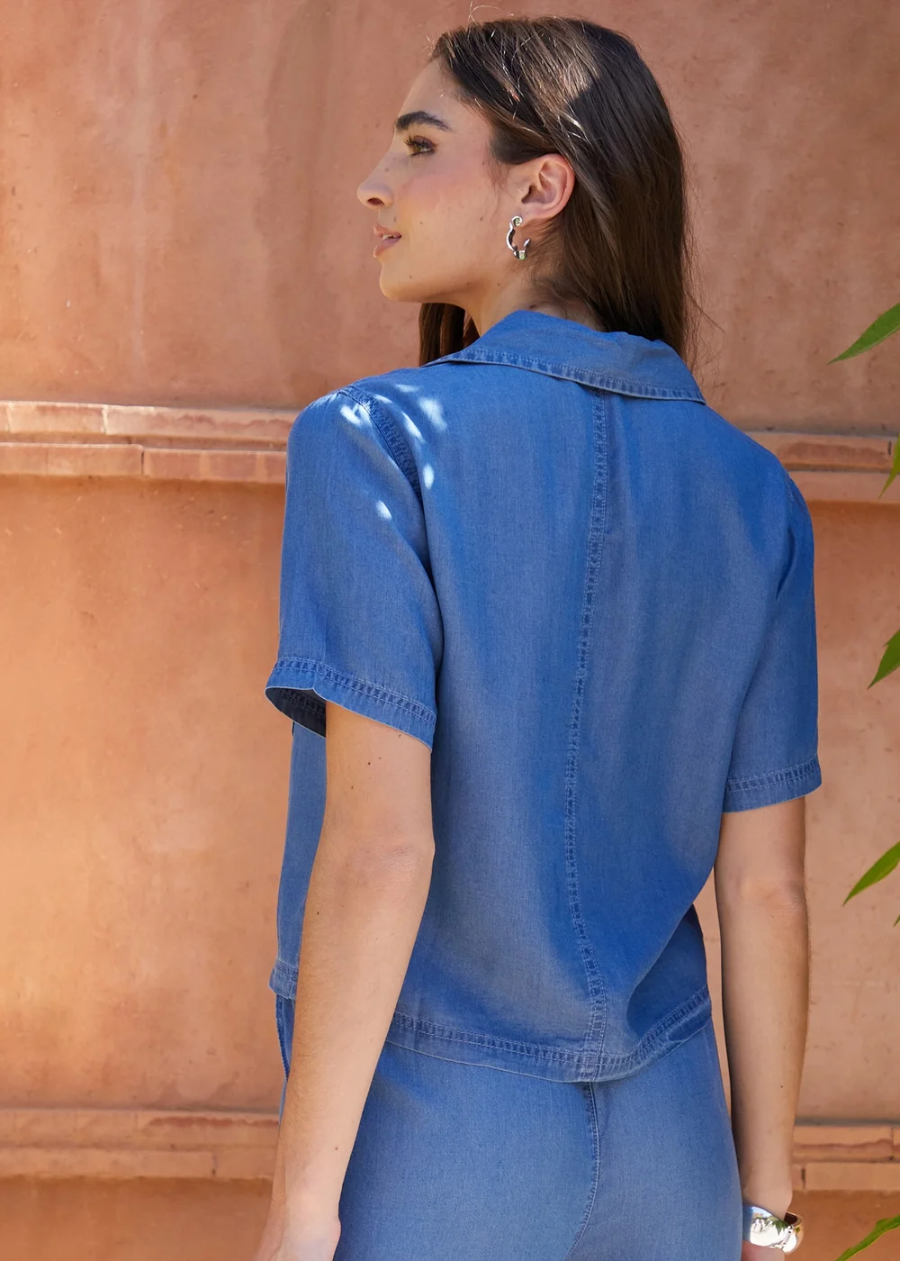 Threadbare Light Blue Water Cropped Chambray Shirt - 8 Image 2