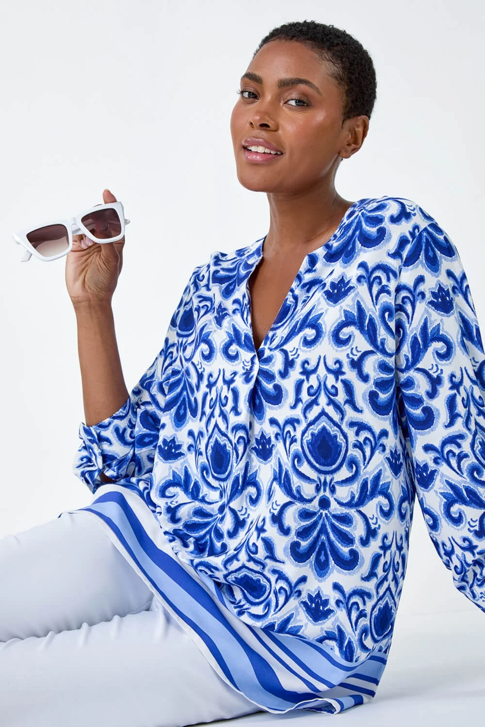 Roman Blue Ornate Border Print Pleated V-Neck Top - Size 16 Image 3