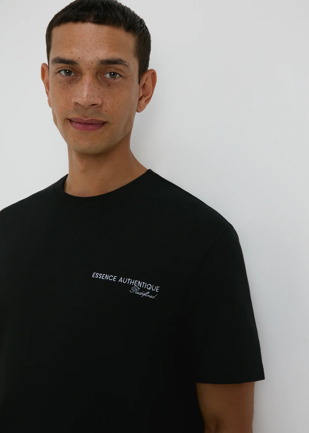 Black Embroidered T-Shirt - S Image 3