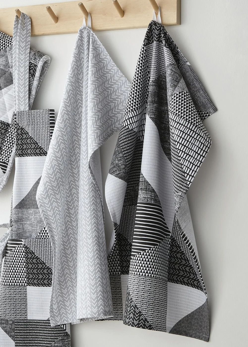 Catherine Lansfield Grey Larsson Geo Cotton Kitchen Tea Towel Pair catherine-lansfield-grey-larsson-geo-cotton-kitchen-tea-towel-pair