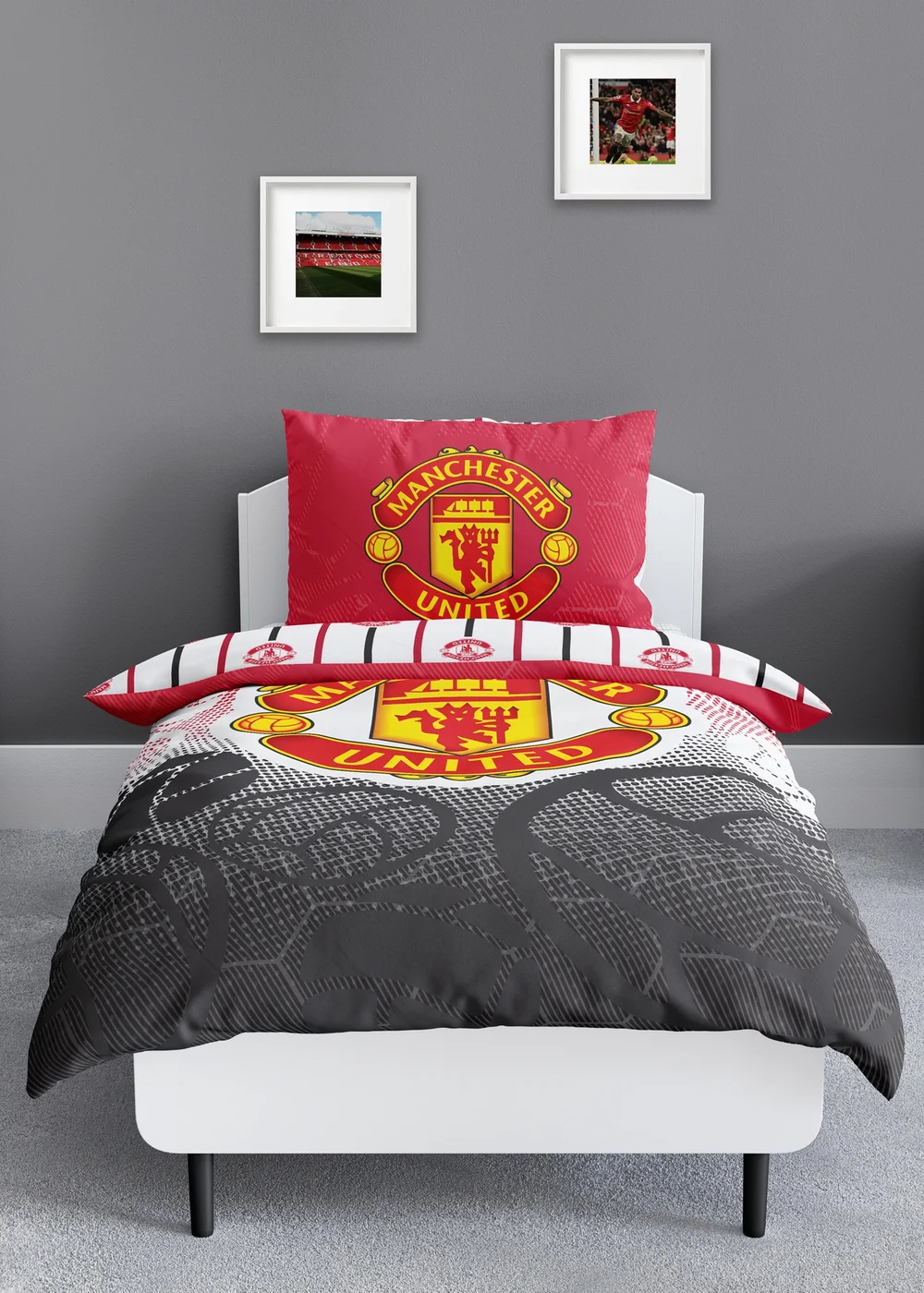 Manchester United FC Crest Single Panel Duvet - Single Image 1