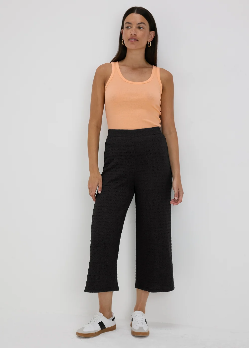 Black Textured Crop Trousers - 8 Image 1