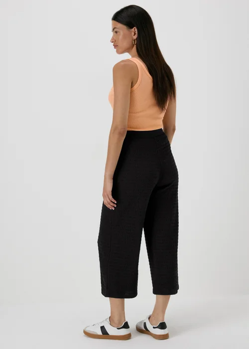 Black Textured Crop Trousers - 8 Image 2