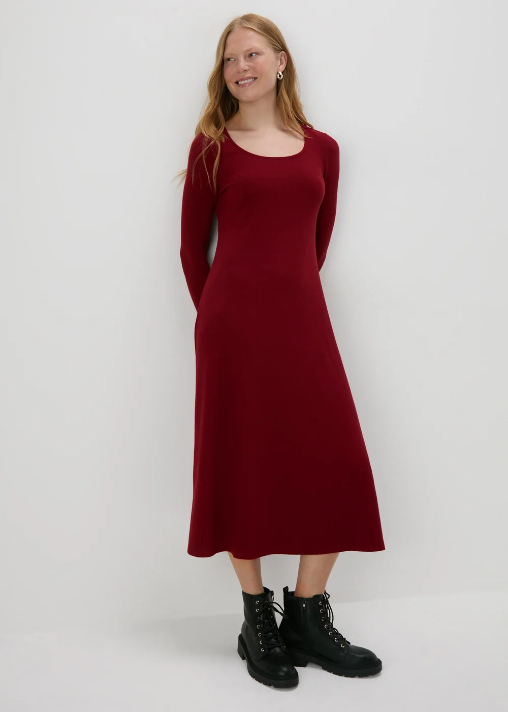 Burgundy Ribbed Scoop Neck Midi Dress - 8 Image 1
