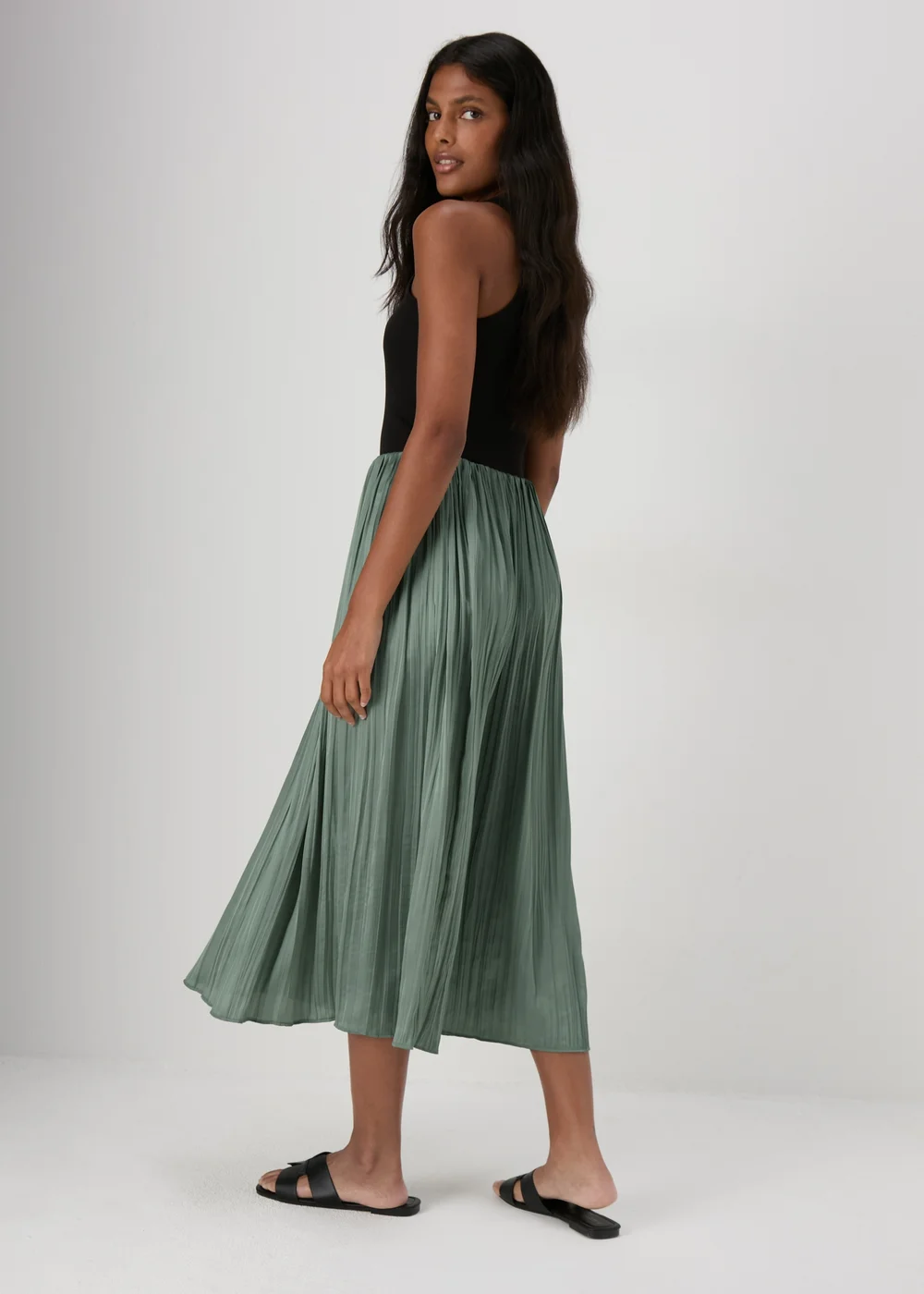 Green Crinkle Midi Skirt - 8 Image 2