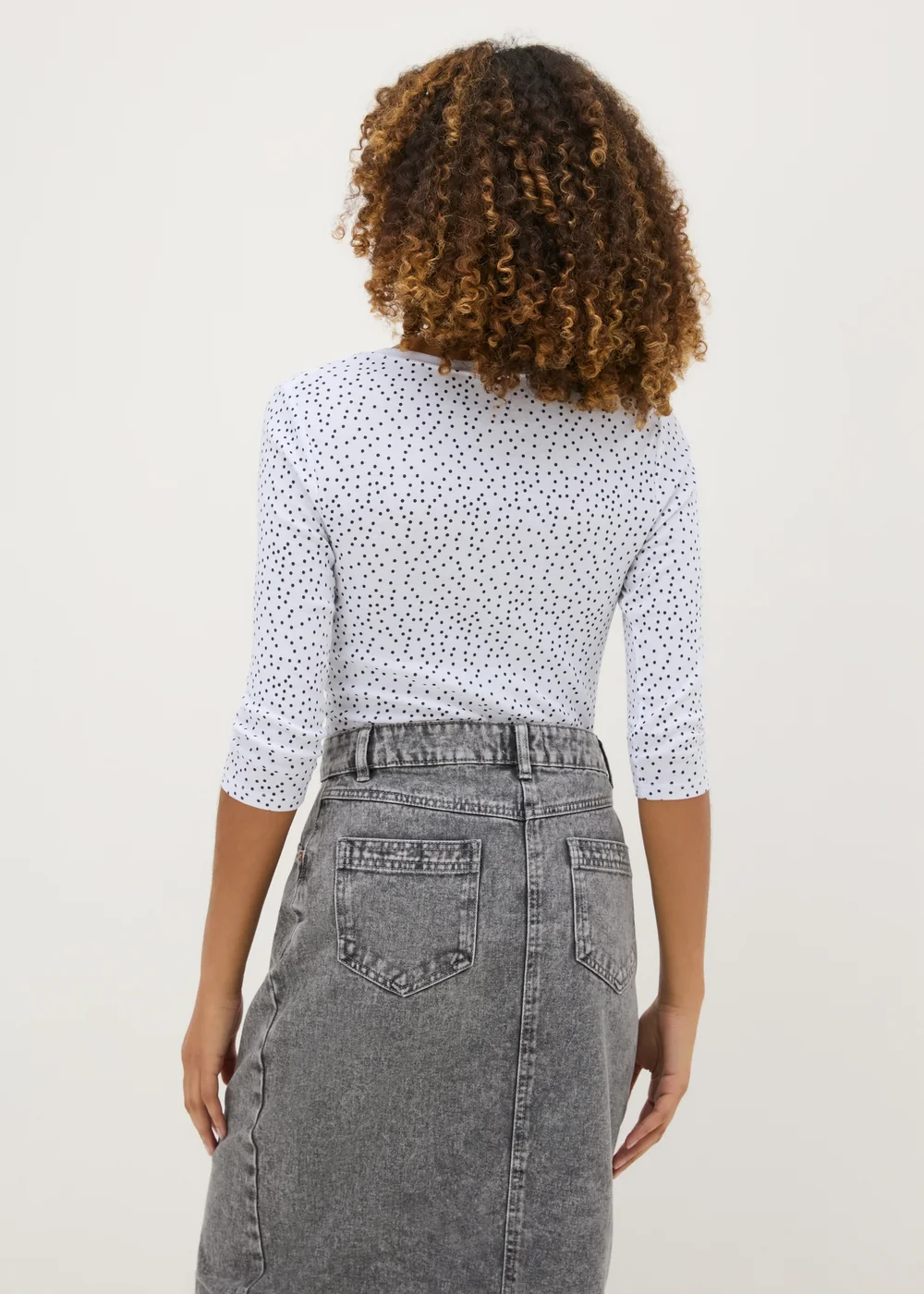 White 3/4 Sleeve T Shirt - 8 Image 2