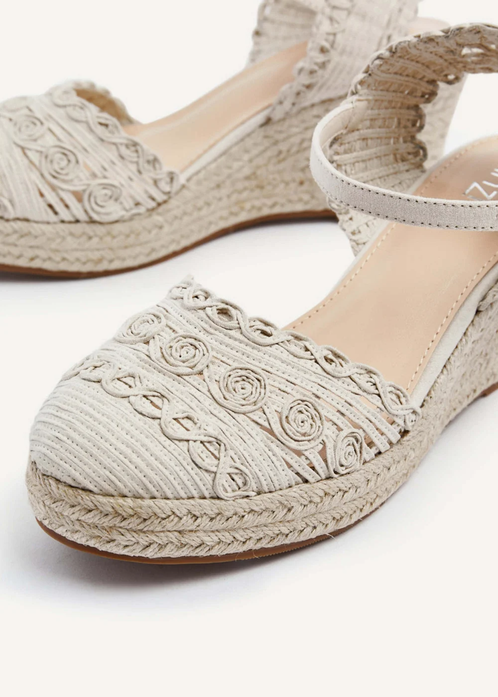 Linzi Riviera Beige Woven Closed Toe Espadrille Wedge - 3 Image 4