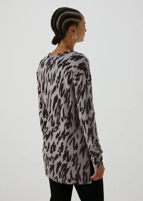 Grey Leopard Print V-Neck Jumper - 8 Image 2
