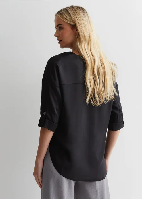 Gini London Black V Neckline Button Up Oversized Top - Small/Medium Image 2