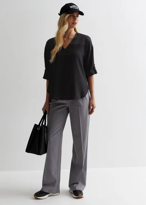 Gini London Black V Neckline Button Up Oversized Top - Small/Medium Image 1
